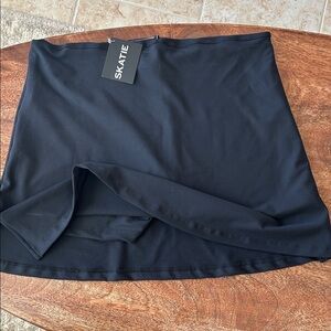 Skatie Elegant Black Mini Skirt